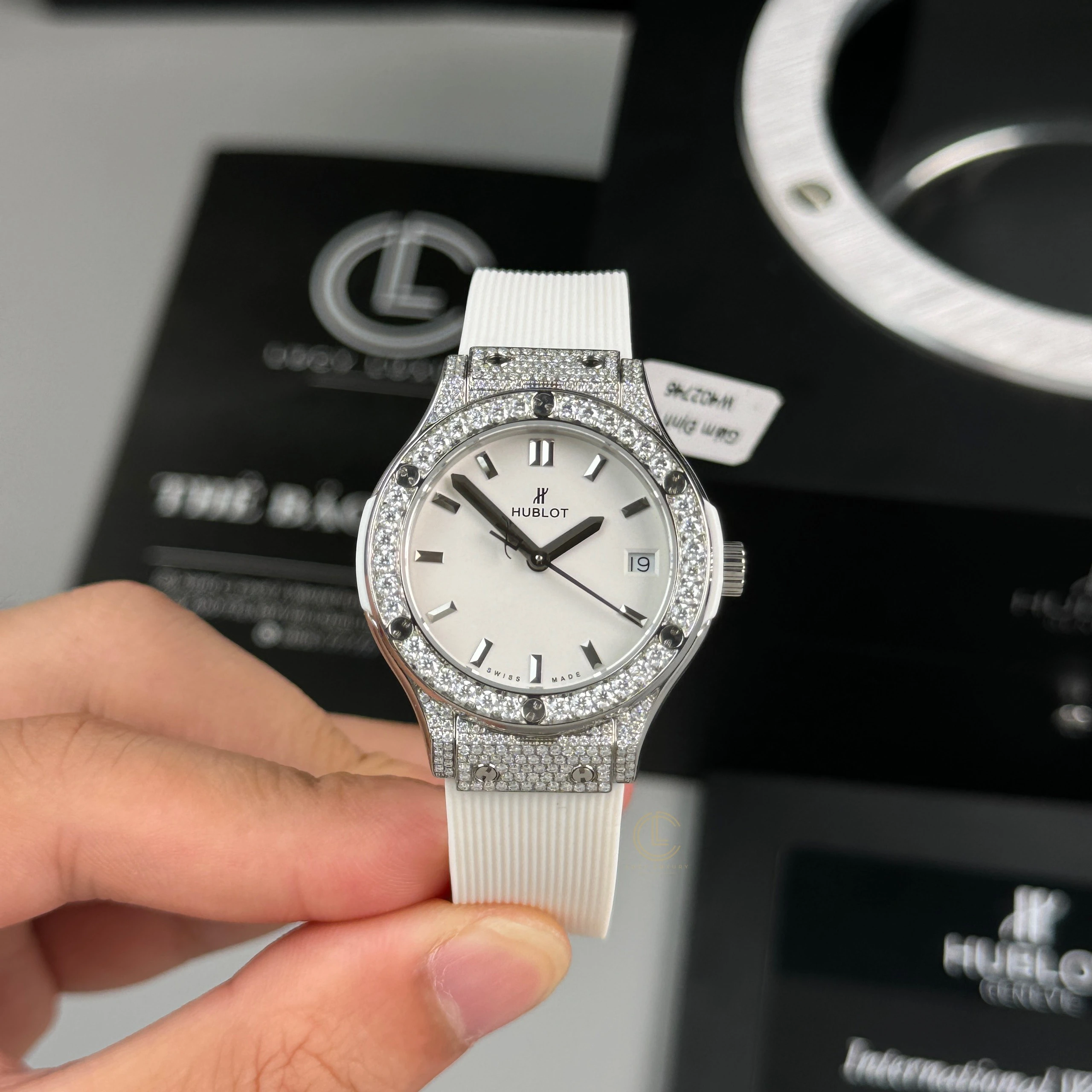 Hublot Classic Fusion Diamonds Moissanite Pave 33mm White Dial – Handcrafted Diamod